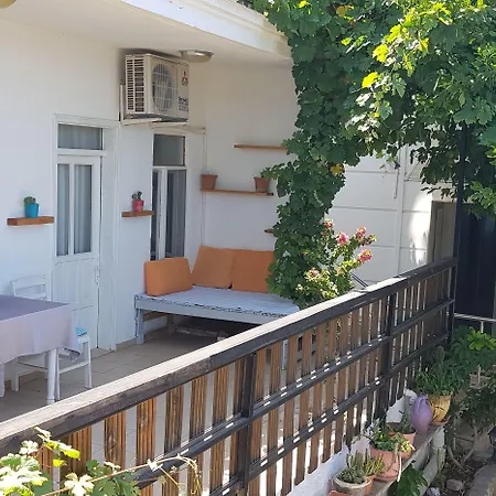 çakıl Oda ve Kahvaltı 3*