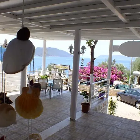 Oda ve Kahvaltı çakıl Kaş